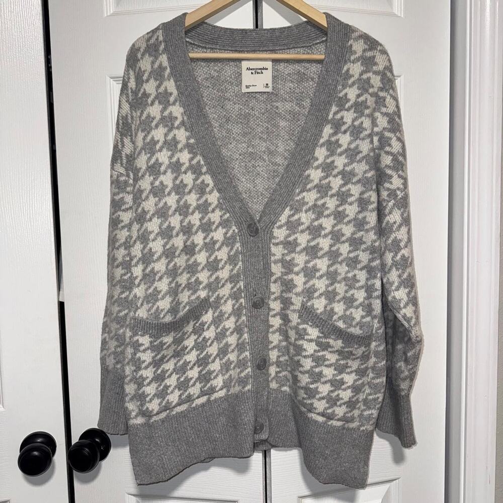 Abercrombie & Fitch houndstitch knit cardigan size medium